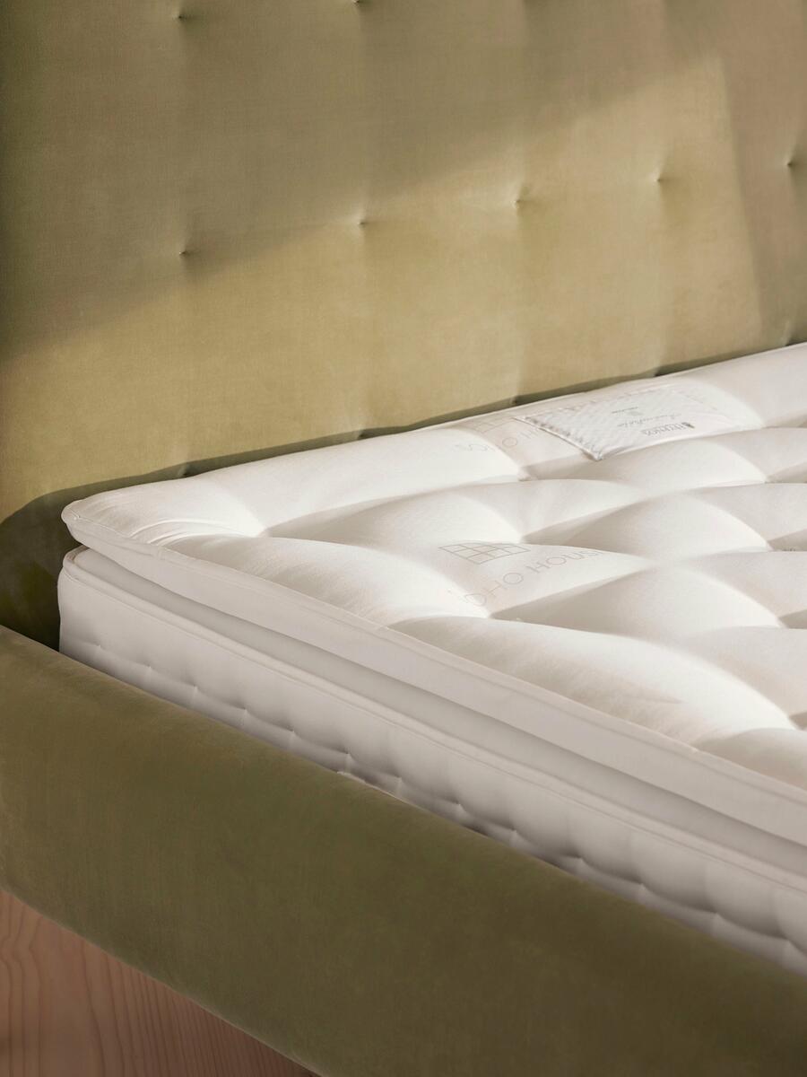 Hypnos Woolsleeper Pillow Top Mattress - UK Double (135x190cm) - Lifestyle - Image 1
