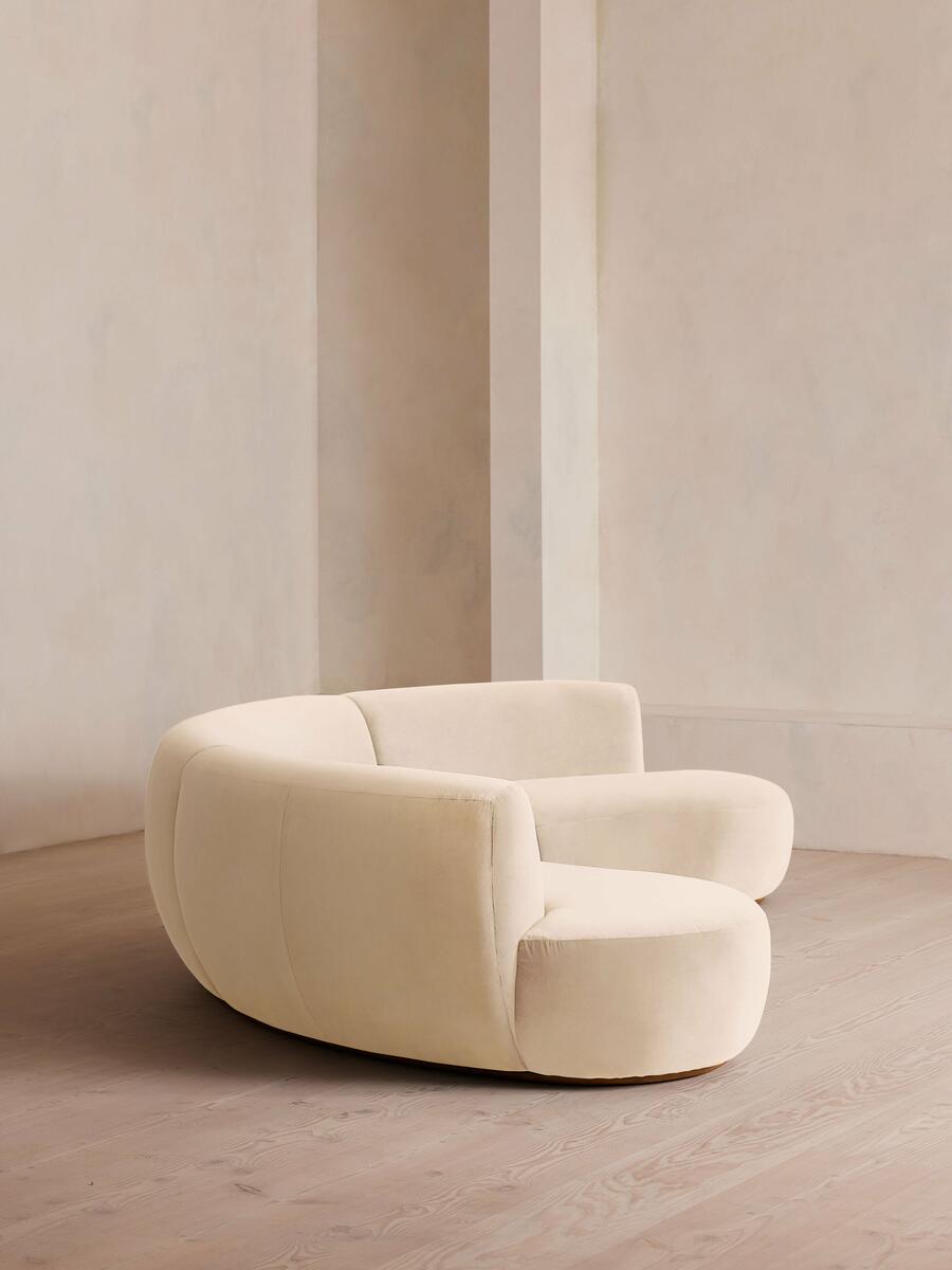 Aline Serpentine Modular Sofa - Four Seater - Porcelain Velvet - Images - Image 3